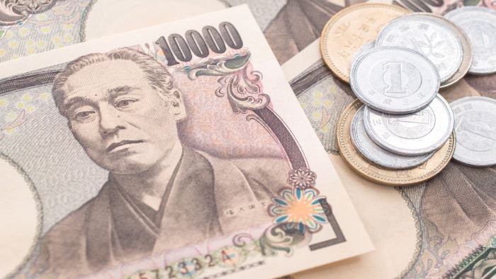 USD/JPY Forecast: Yen Weakens as Powell